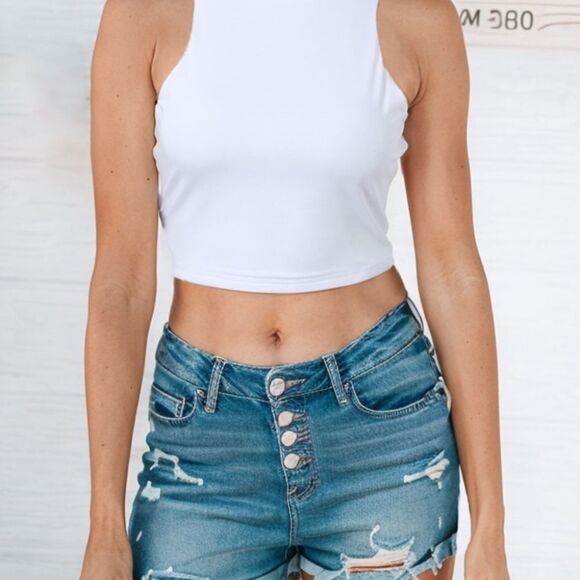 'Laila' White Crop Tank - Picture 2 of 6